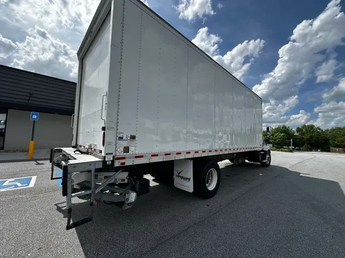 2022 MACK MD6