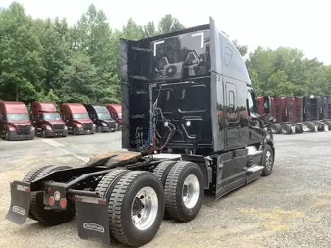 2022 Freightliner Cascadia