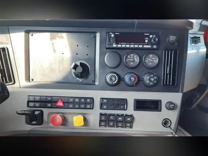 2022 FREIGHTLINER CA126