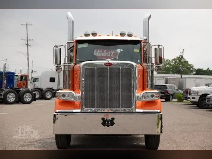 2025 PETERBILT 589