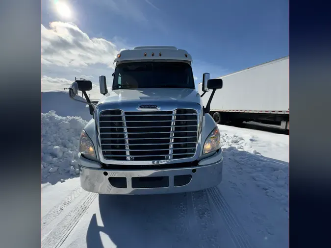 2019 FREIGHTLINER/MERCEDES CASCADIA 125