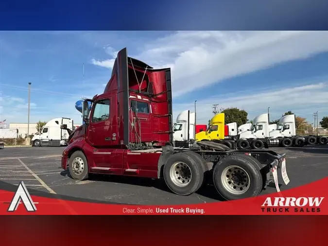 2022 VOLVO VNL64T300
