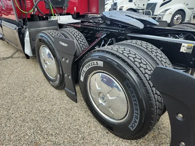 2023 PETERBILT 579