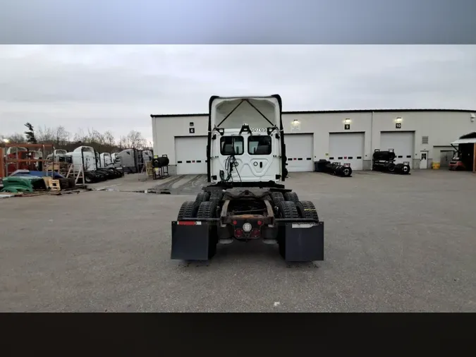 2020 Freightliner Cascadia 126