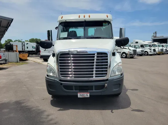 2017 FREIGHTLINER/MERCEDES CASCADIA 113