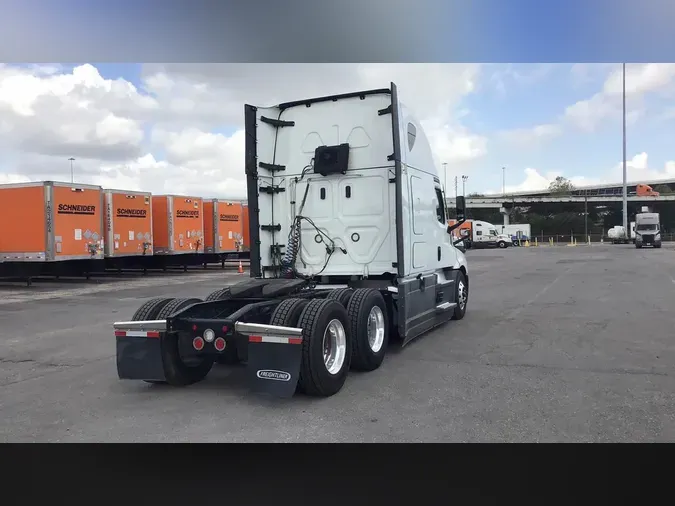 2023 Freightliner Cascadia 126