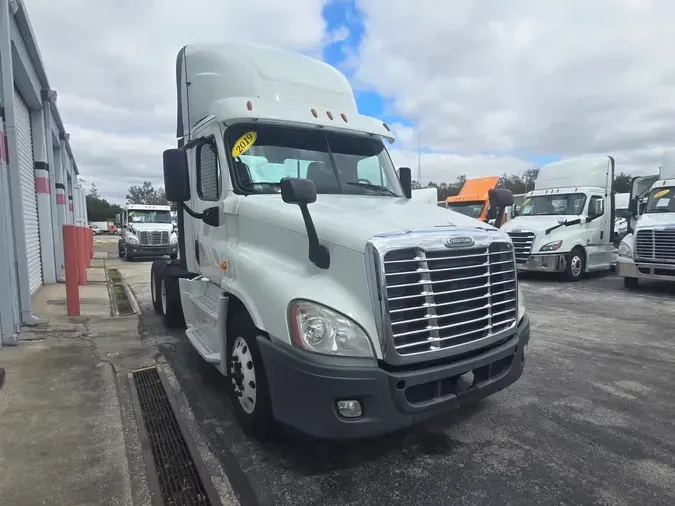 2019 FREIGHTLINER/MERCEDES CASCADIA 125e4cfda931ac2570f58e96a53e56e17a8