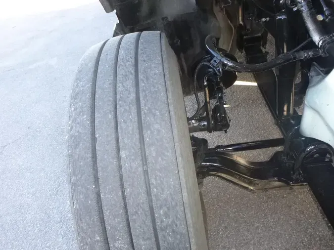 2023 Kenworth T680