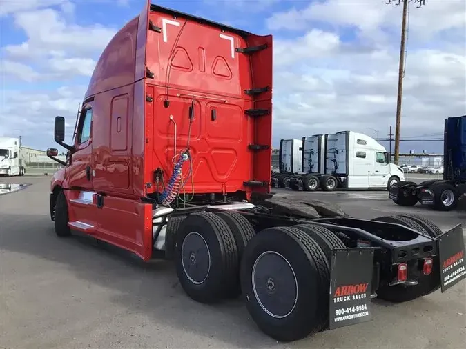 2022 FREIGHTLINER CA126