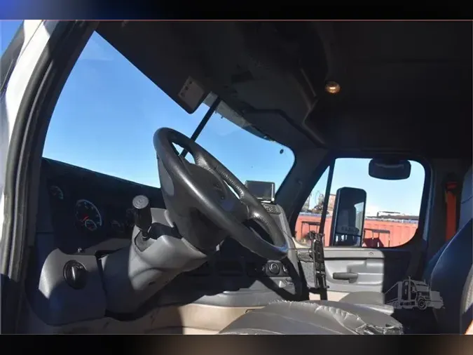 2017 FREIGHTLINER CASCADIA 113