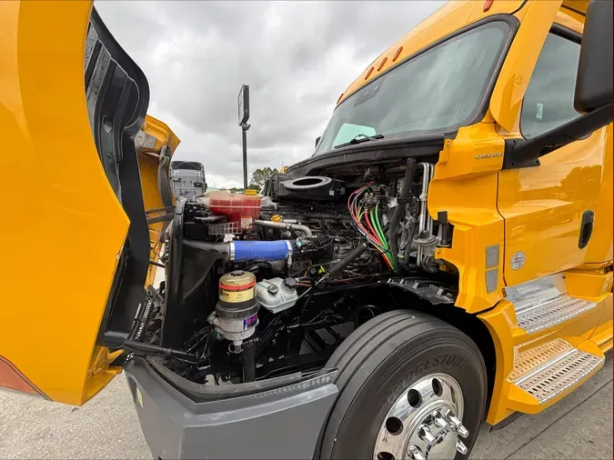 2022 Freightliner Cascadia 126e4dd53071f284cc40f5bcc8751d99805