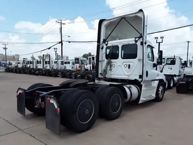 2020 FREIGHTLINER CASCADIA 125