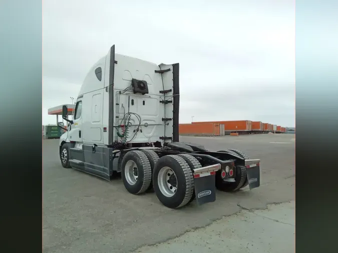 2022 Freightliner Cascadia 126