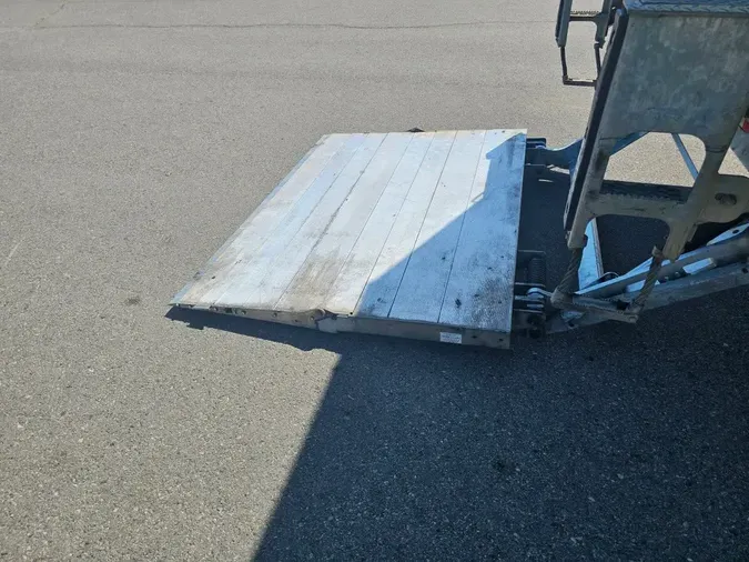 2018 FREIGHTLINER M2 106