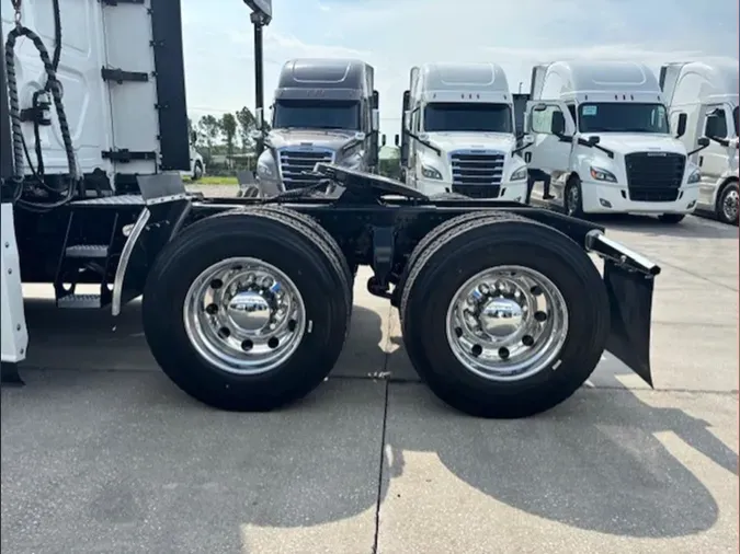 2022 FREIGHTLINER CASCADIA 126