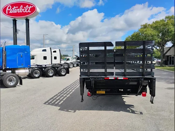 2019 Peterbilt 330