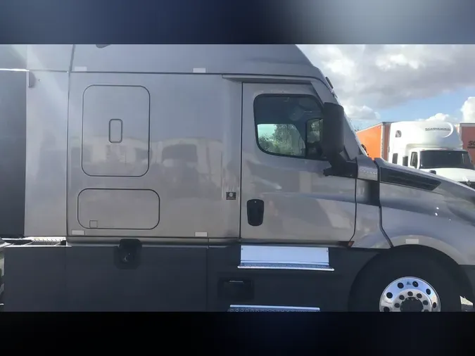 2024 Freightliner Cascadia 126e4f6f9b5ea4c887f17f18afc267cfa90