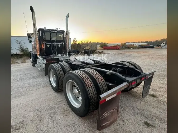 2020 PETERBILT 389