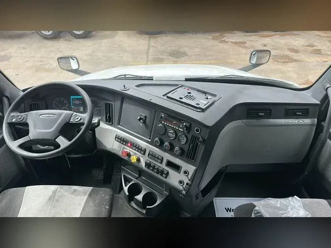 2021 Freightliner Cascadia 126
