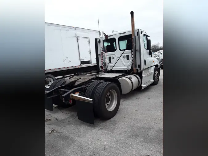 2013 FREIGHTLINER/MERCEDES CASCADIA 125