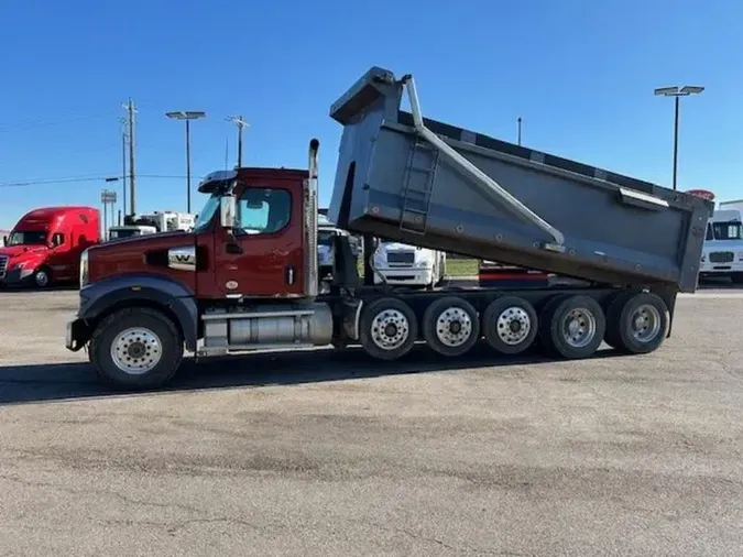 2022 Western Star 49X 36" Trench-Style Low Roof