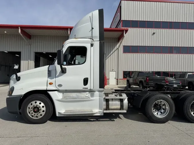 2016 Freightliner Cascadia