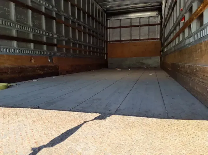 2018 FREIGHTLINER M2 106