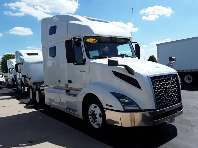 2020 VOLVO VNL64T-760