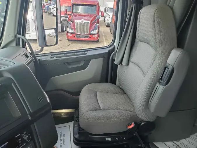 2023 VOLVO VNL64T860