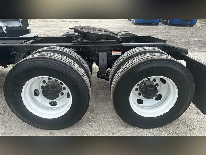 2021 FREIGHTLINER CA126