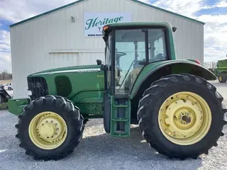 2005 John Deere 7520