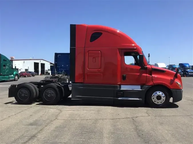 2022 FREIGHTLINER CA126