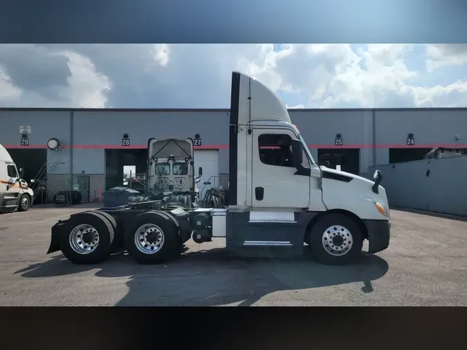 2019 Freightliner Cascadia 126e509a93f65be761263053fc13806f8b1