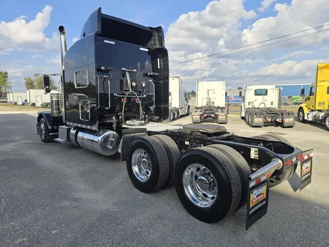 2023 Peterbilt 389e50b0970911979b50fe7fa74c652a54c