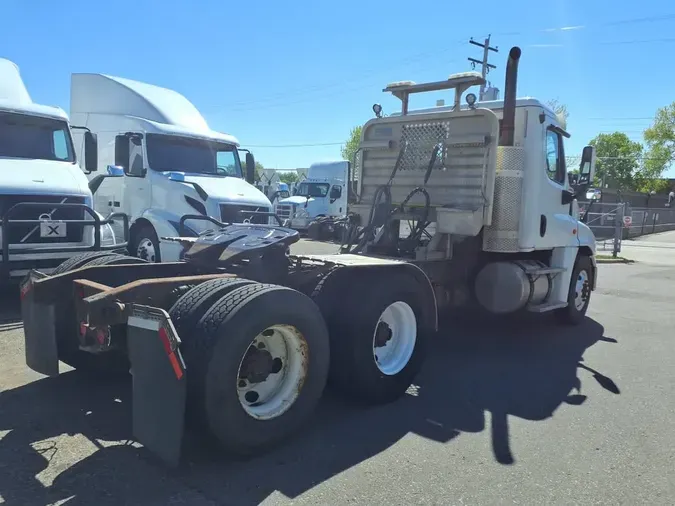 2015 FREIGHTLINER CASCADIA 125