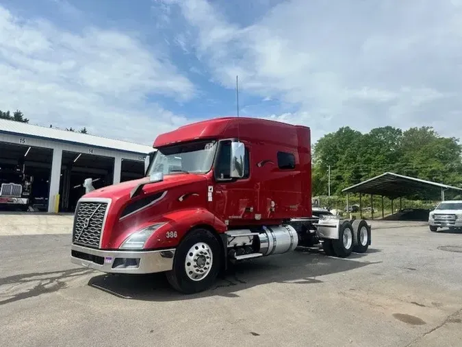 2020 VOLVO VNL64T740