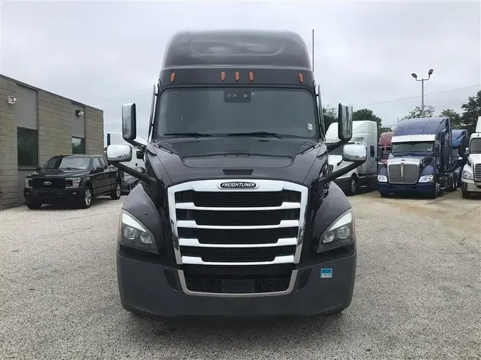 2021 FREIGHTLINER CA126