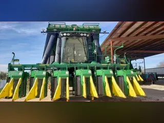2017 John Deere CP690