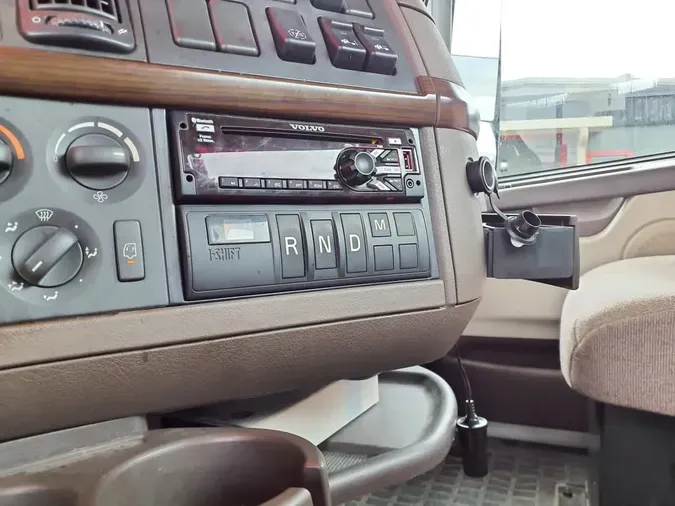 2018 VOLVO VNL64TRACTOR
