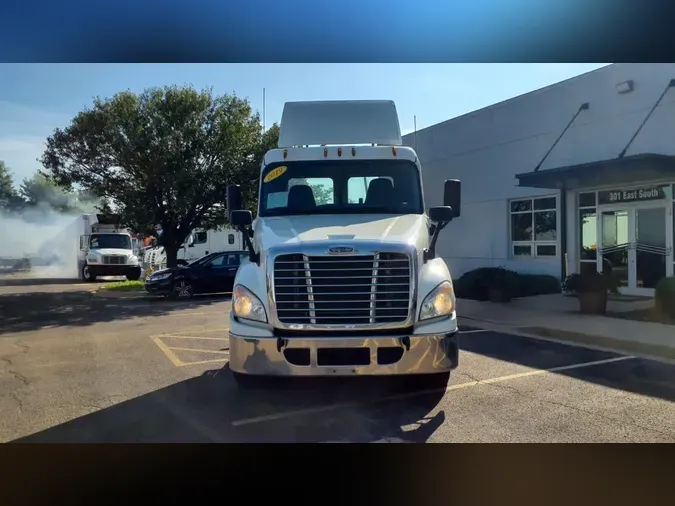 2019 FREIGHTLINER/MERCEDES CASCADIA 125e519c2ddf8208464fdaedbbb2f00427e