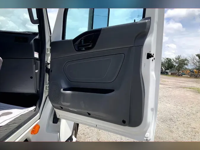 2021 INT LT625 4x2