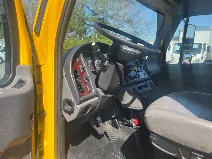 2018 Freightliner M2