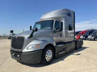 2022 International LT625