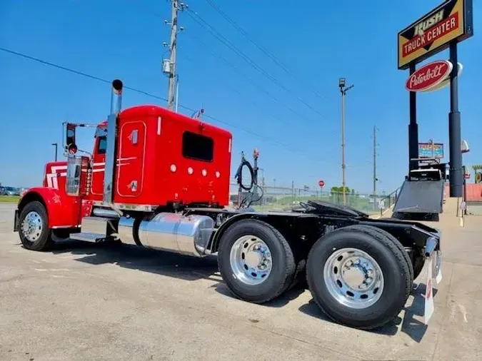 2022 Peterbilt 389