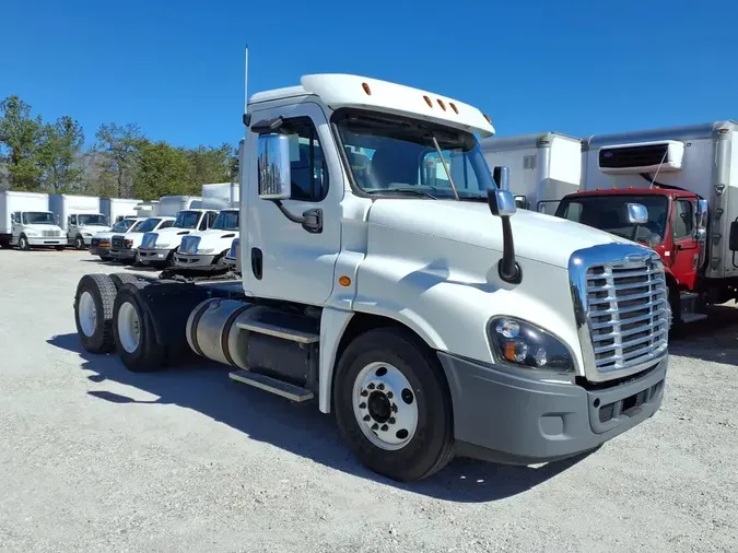 2018 FREIGHTLINER/MERCEDES CASCADIA 125