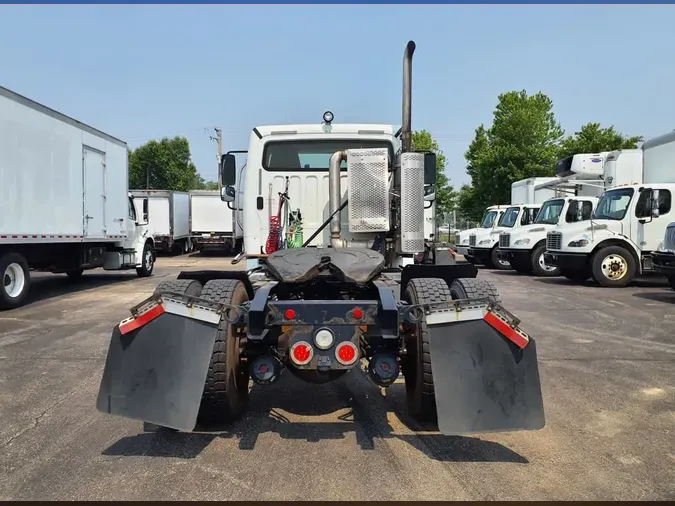 2017 FREIGHTLINER M2 106