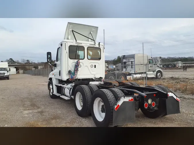 2018 FREIGHTLINER/MERCEDES CASCADIA 125