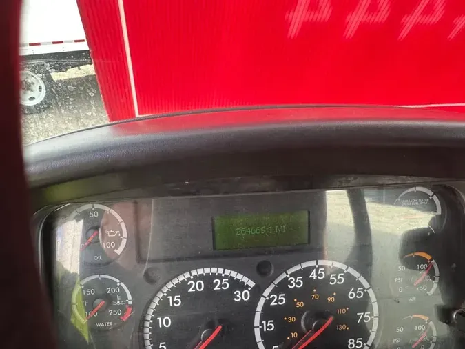 2017 FREIGHTLINER/MERCEDES M2 106