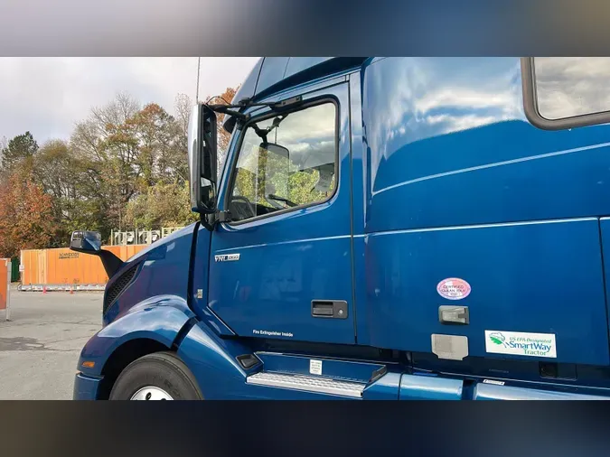 2022 Volvo VNL860