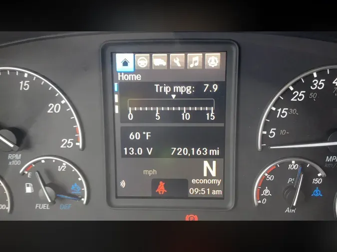 2021 Freightliner Cascadia 126